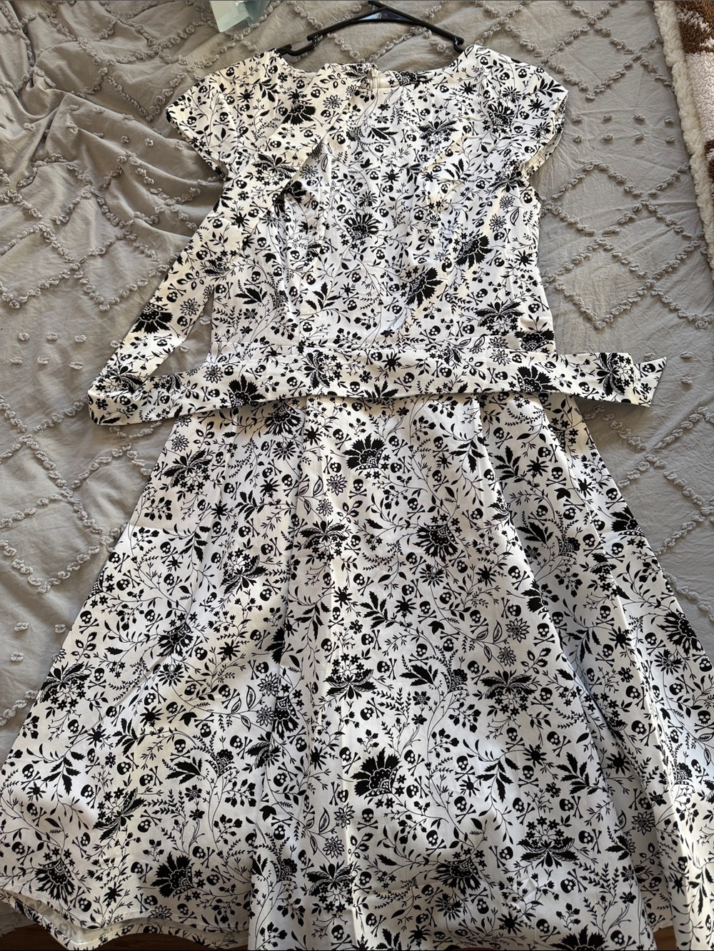 Women's Black & White Floral Fit-and-Flare Formal Dress